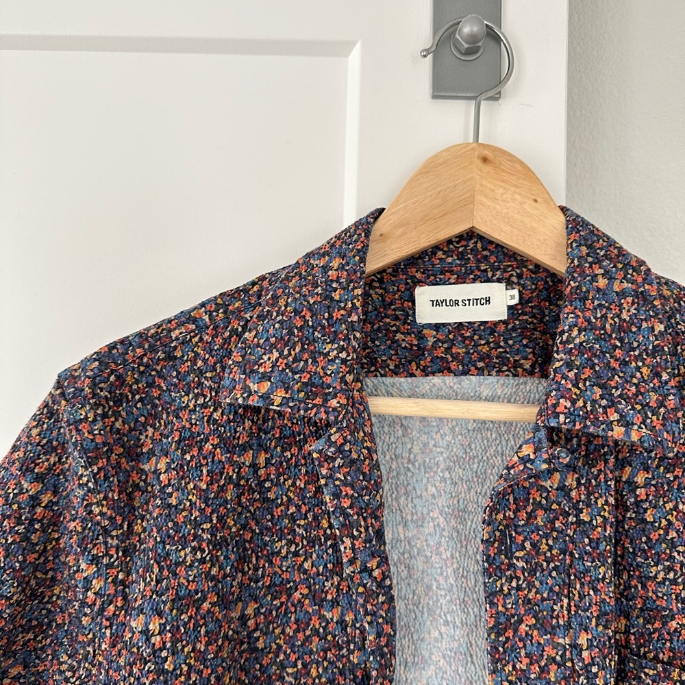 Taylor Stitch Short Sleeve Hawthorne in Flower Field